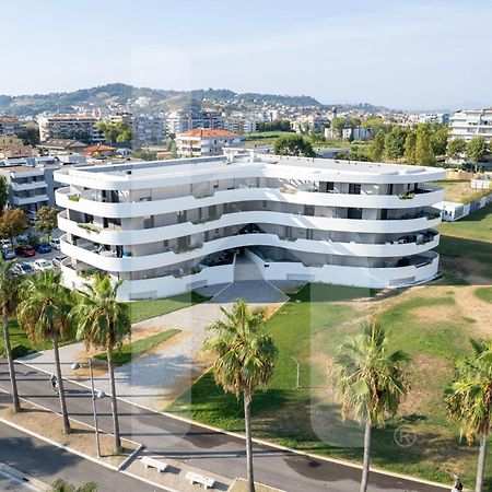 Homiday - Waterfront Montesilvano Bagian luar foto