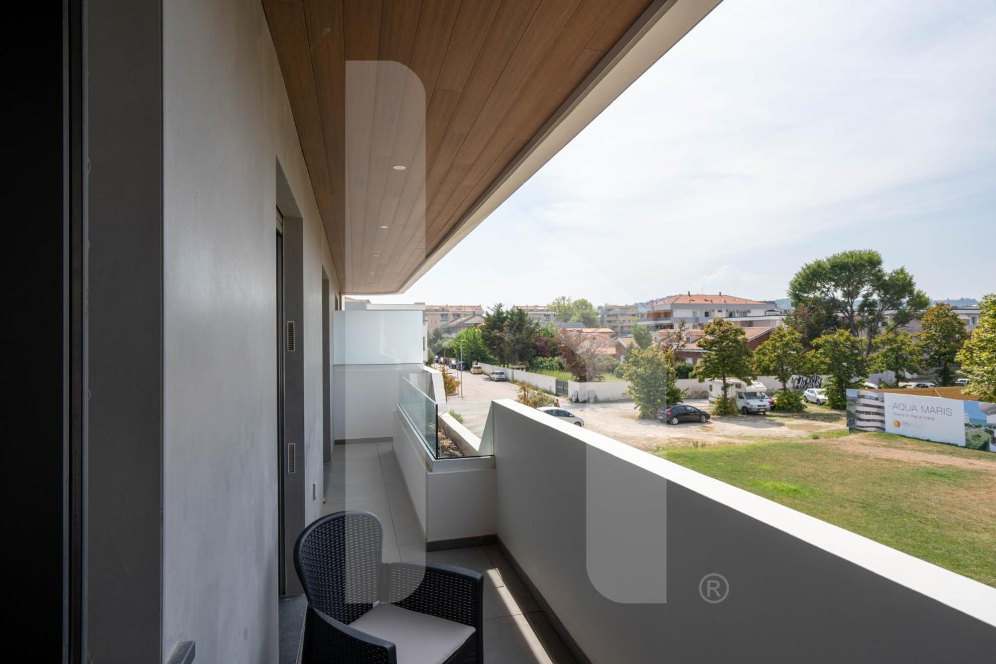 Homiday - Waterfront Montesilvano Bagian luar foto