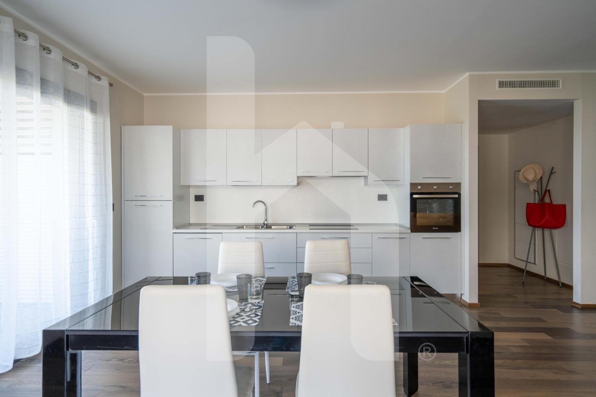 Homiday - Waterfront Montesilvano Bagian luar foto