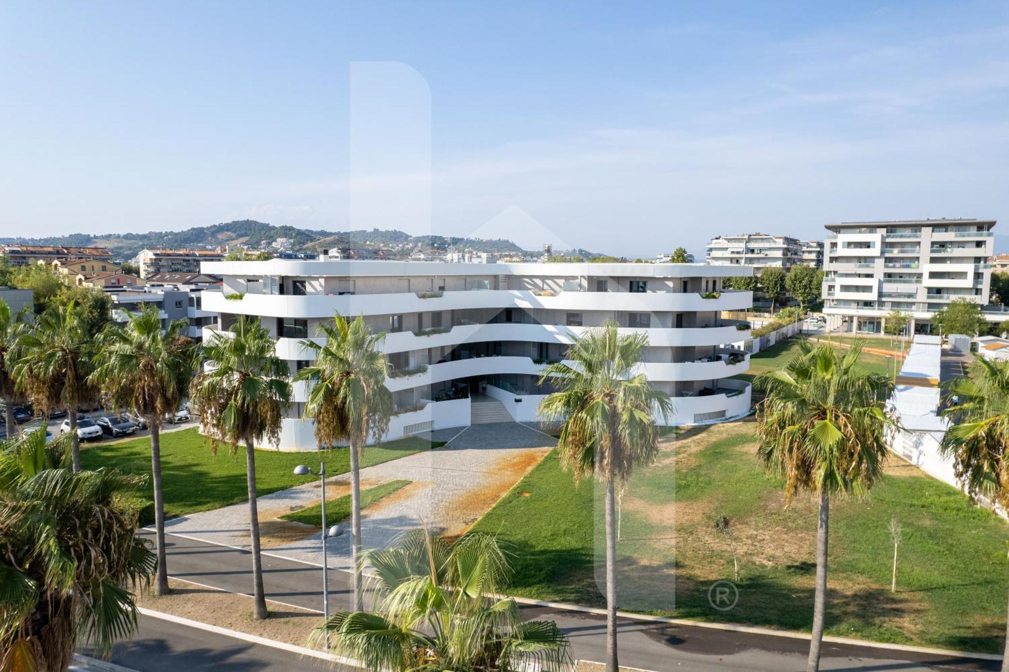 Homiday - Waterfront Montesilvano Bagian luar foto